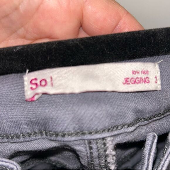 New, SO Low & High Rise Skinny Jegging Pants (2 Pairs) - Picture 6 of 12